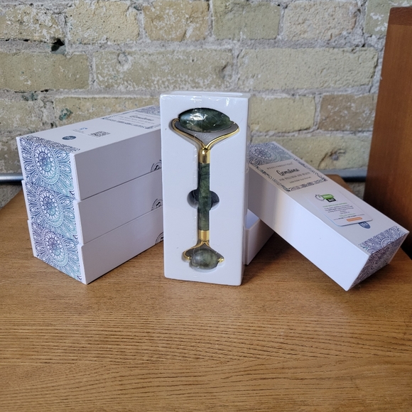Jade Roller Guasha Set - Picture 1 of 6